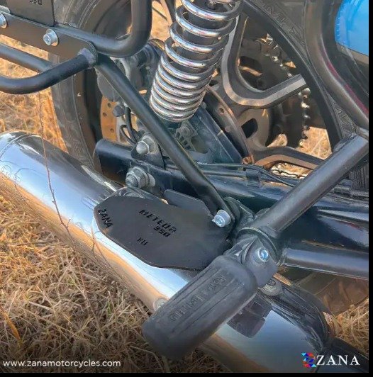 Zana Rear Footrest Pair for Royal Enfield Meteor 350 - Image 3